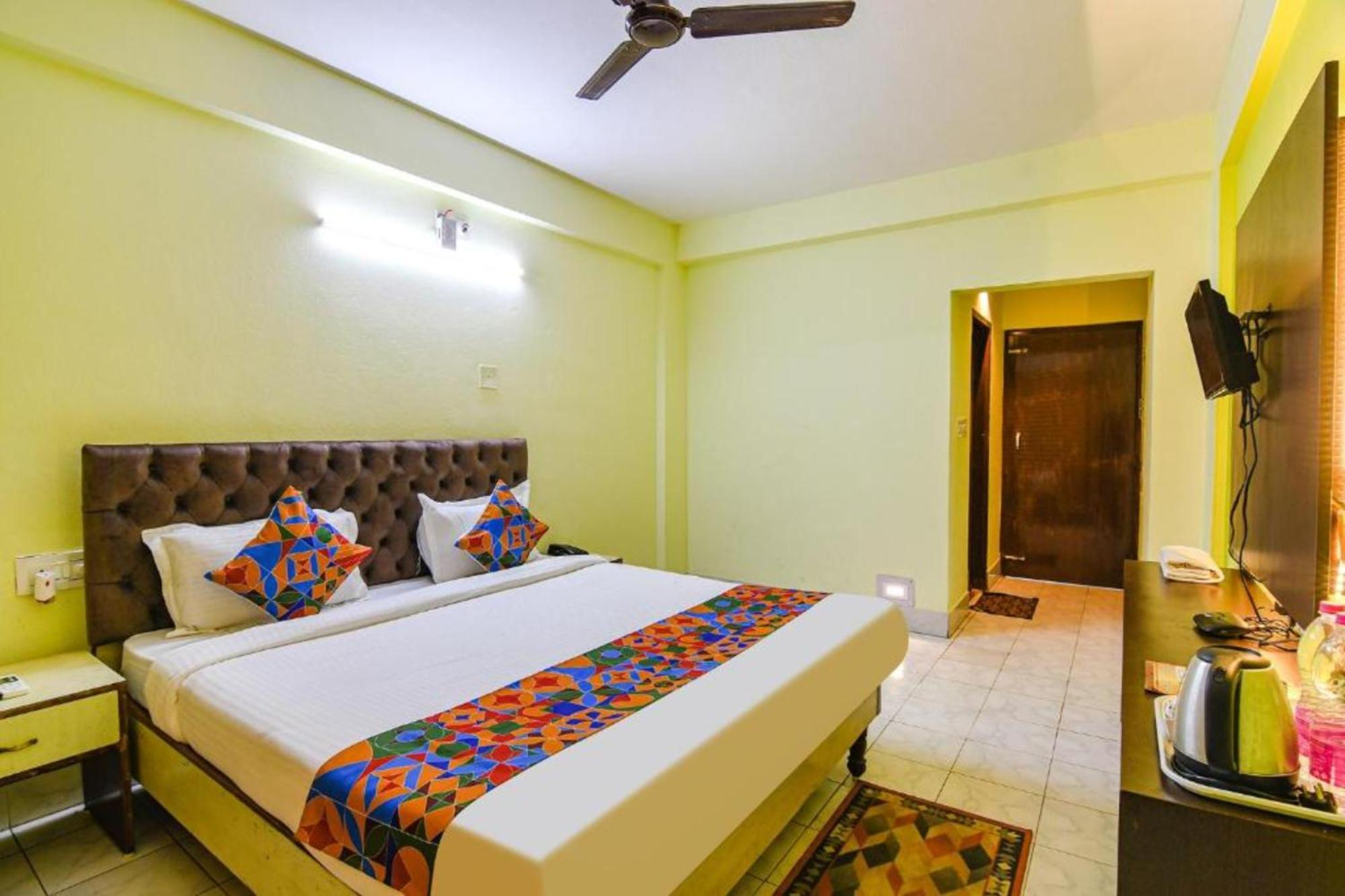 Goroomgo Bollywood Sea View Room Puri Exterior photo