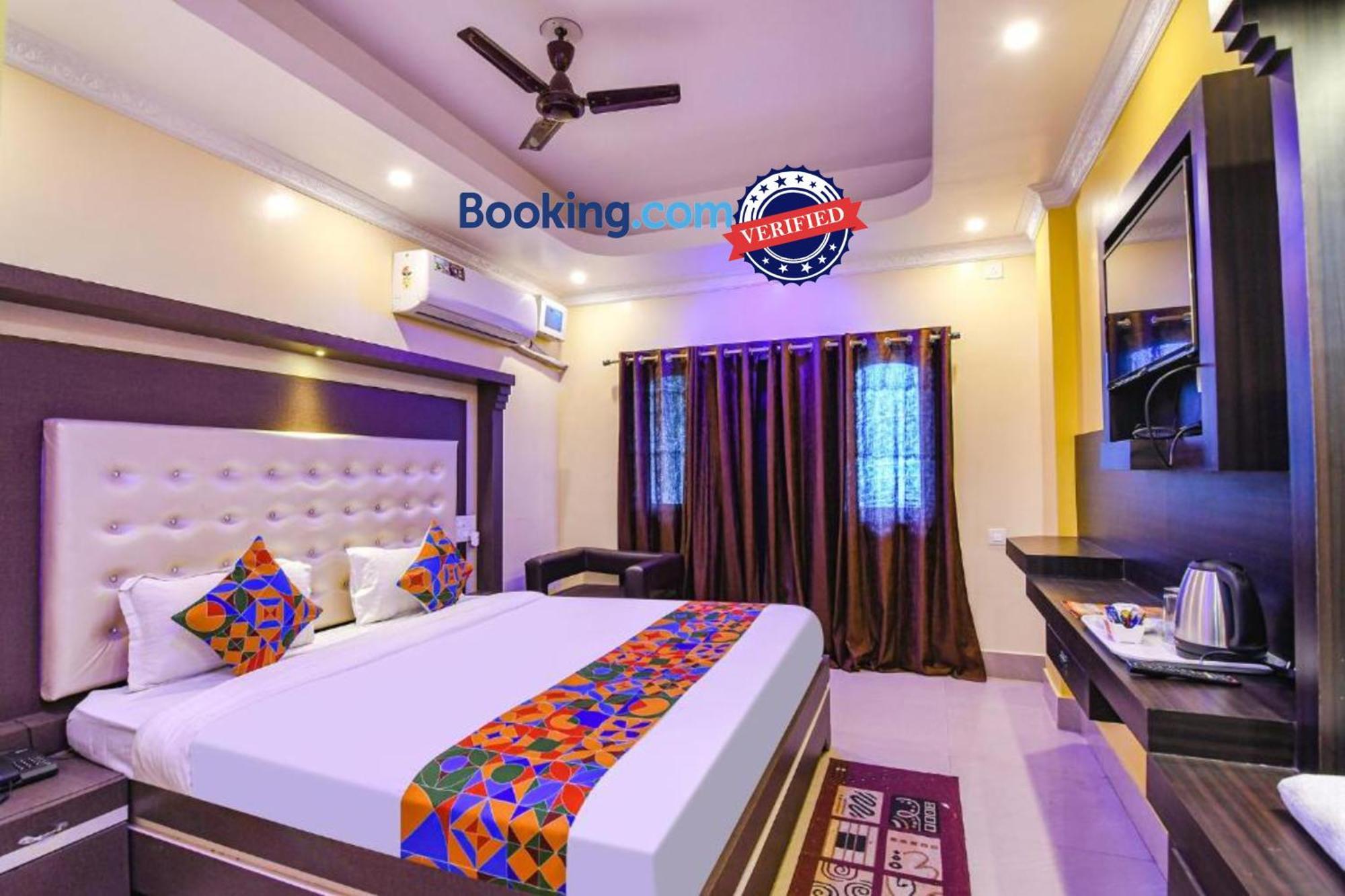 Goroomgo Bollywood Sea View Room Puri Exterior photo