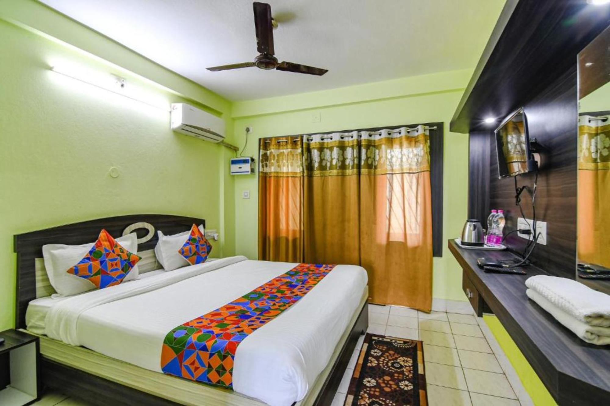 Goroomgo Bollywood Sea View Room Puri Exterior photo